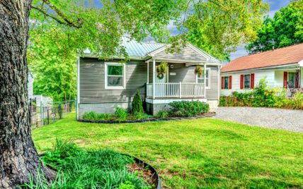 705 Oglewood Ave Knoxville, TN 37917 - Photo 2