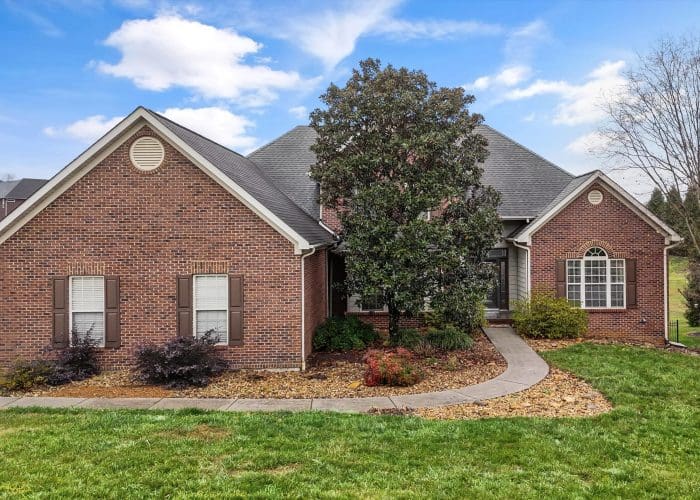 1725 Burnside Drive, Maryville, TN 37801