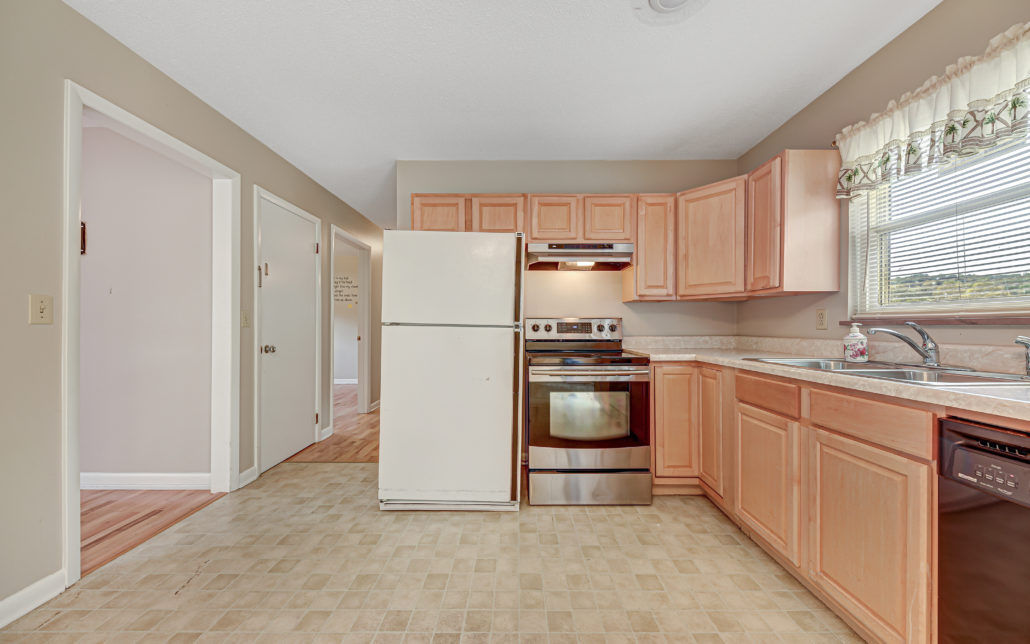 3021 Beech Rd, Louisville, TN 37777 - Photo 10